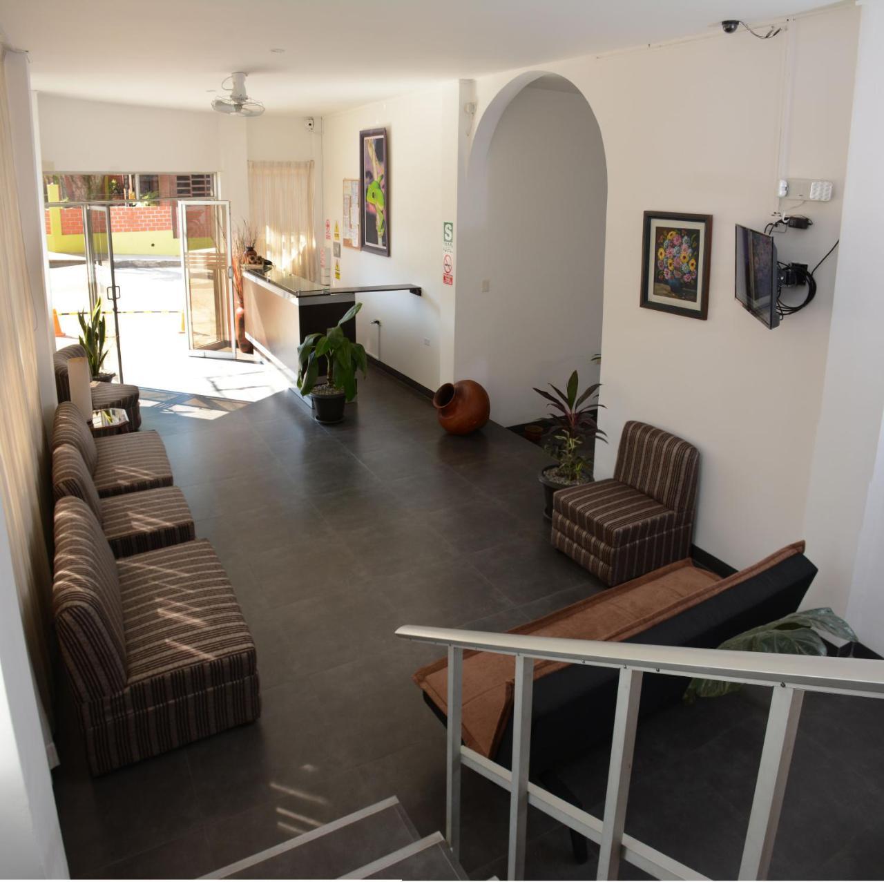 Hostal Casa Blanca タラポト エクステリア 写真