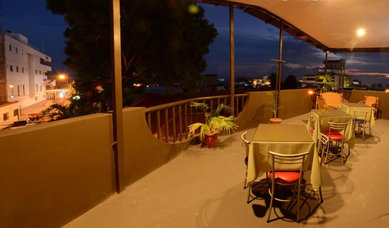 Hostal Casa Blanca タラポト エクステリア 写真