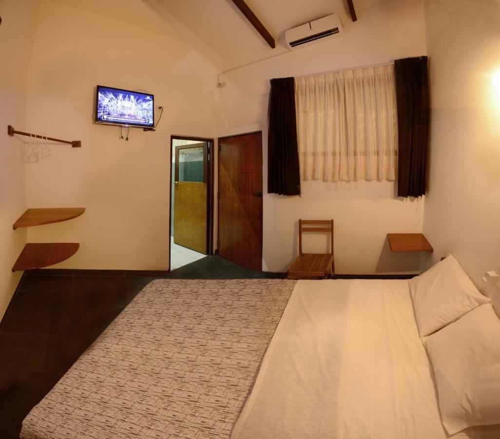 Hostal Casa Blanca タラポト エクステリア 写真