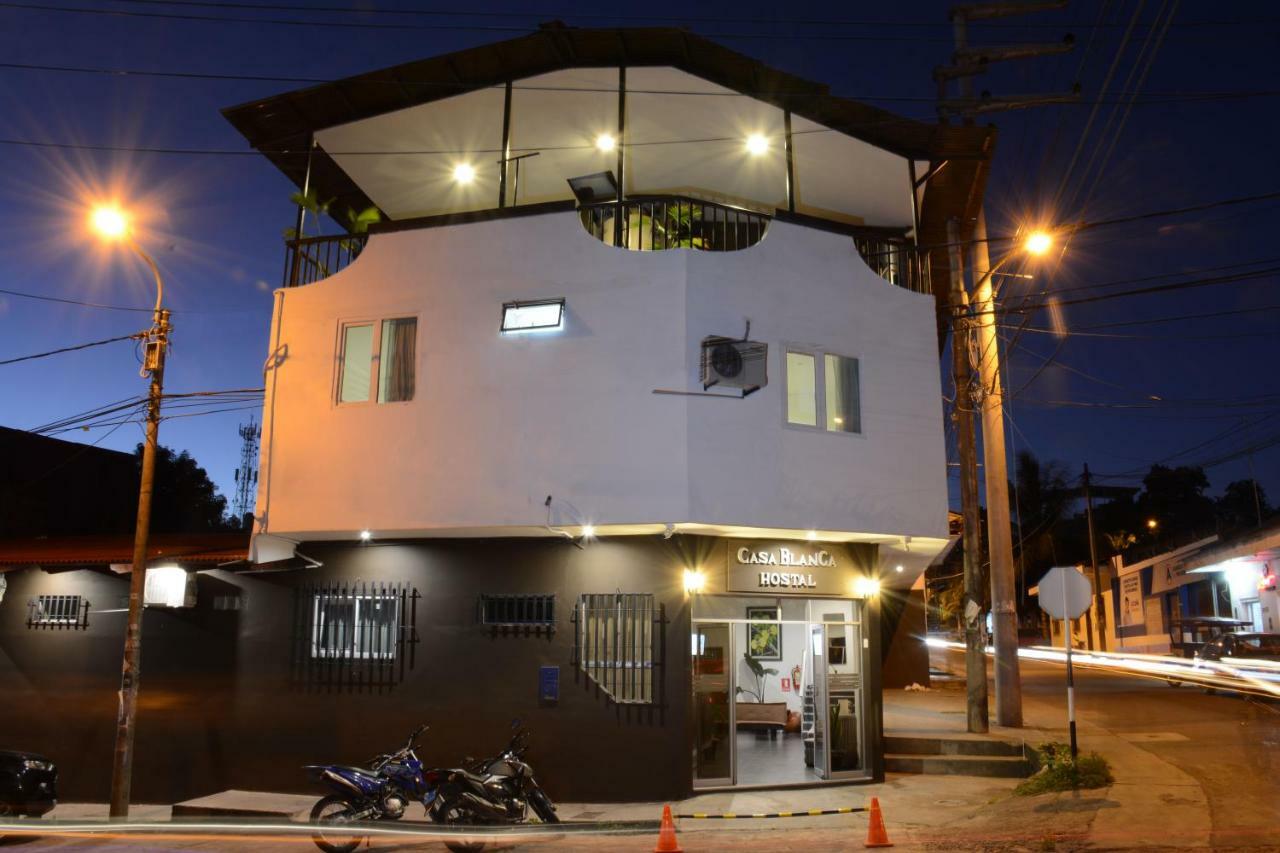 Hostal Casa Blanca タラポト エクステリア 写真